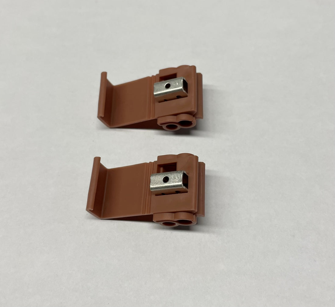 Connectors for Snoc landscape lighting